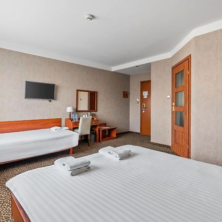 Hotel Diament Vacanza Katowice - Siemianowice Siemianowice Śląskie المظهر الخارجي الصورة