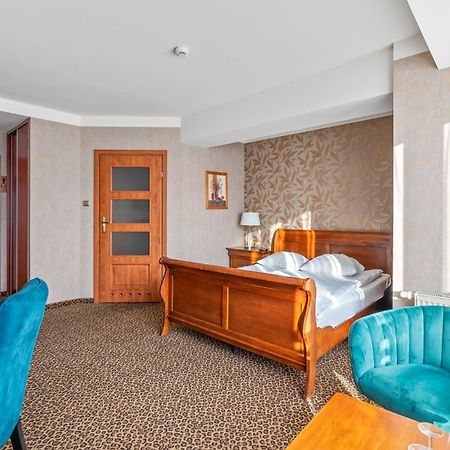 Hotel Diament Vacanza Katowice - Siemianowice Siemianowice Śląskie المظهر الخارجي الصورة