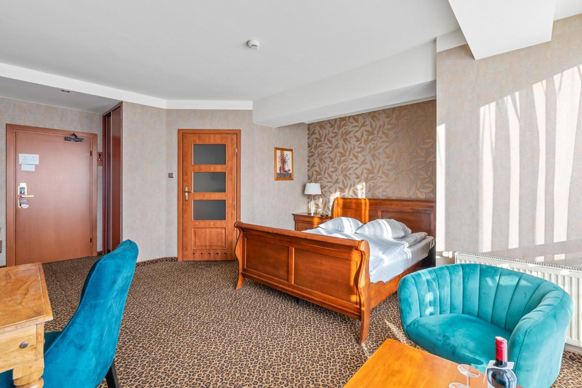 Hotel Diament Vacanza Katowice - Siemianowice Siemianowice Śląskie المظهر الخارجي الصورة