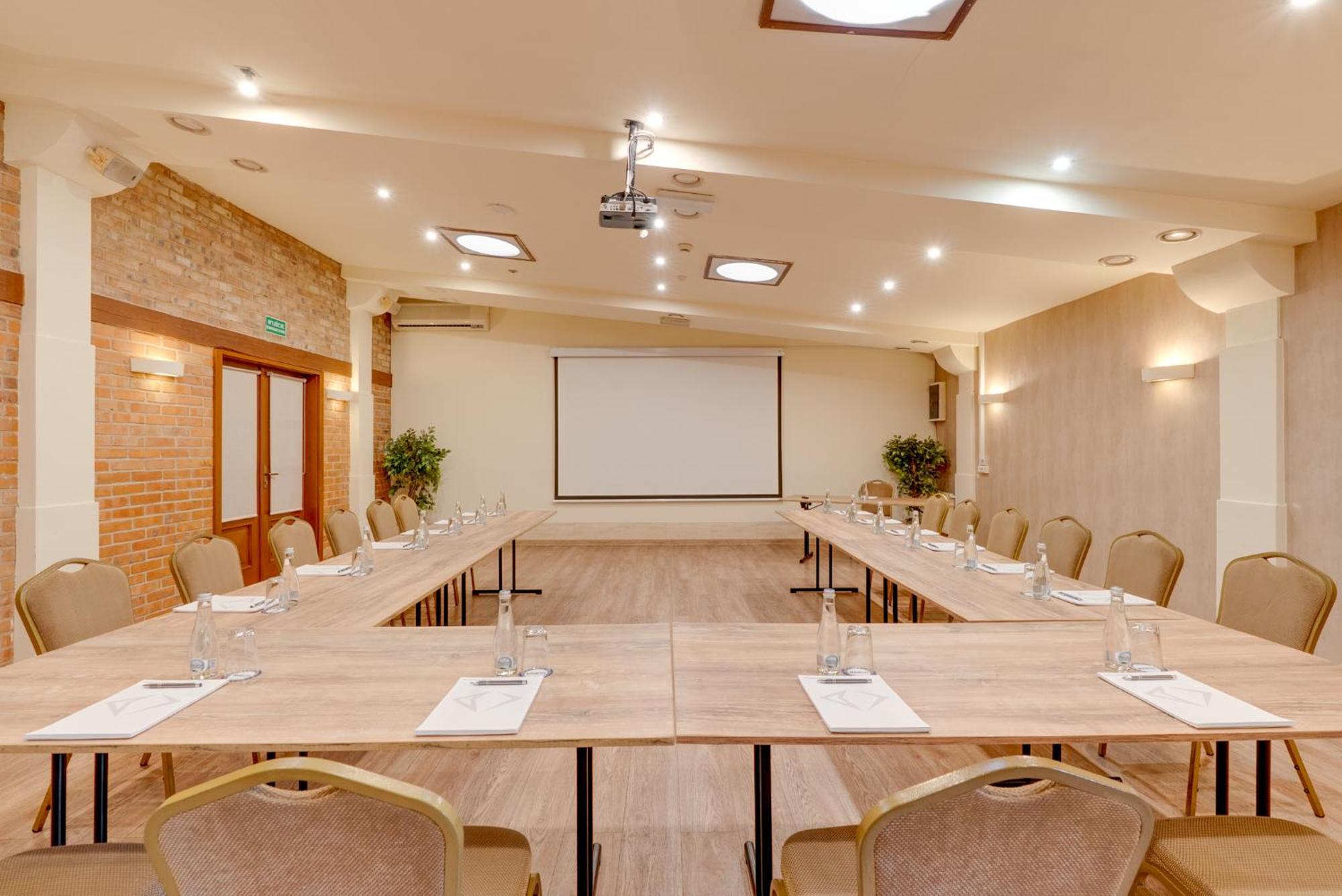 Hotel Diament Vacanza Katowice - Siemianowice Siemianowice Śląskie المظهر الخارجي الصورة