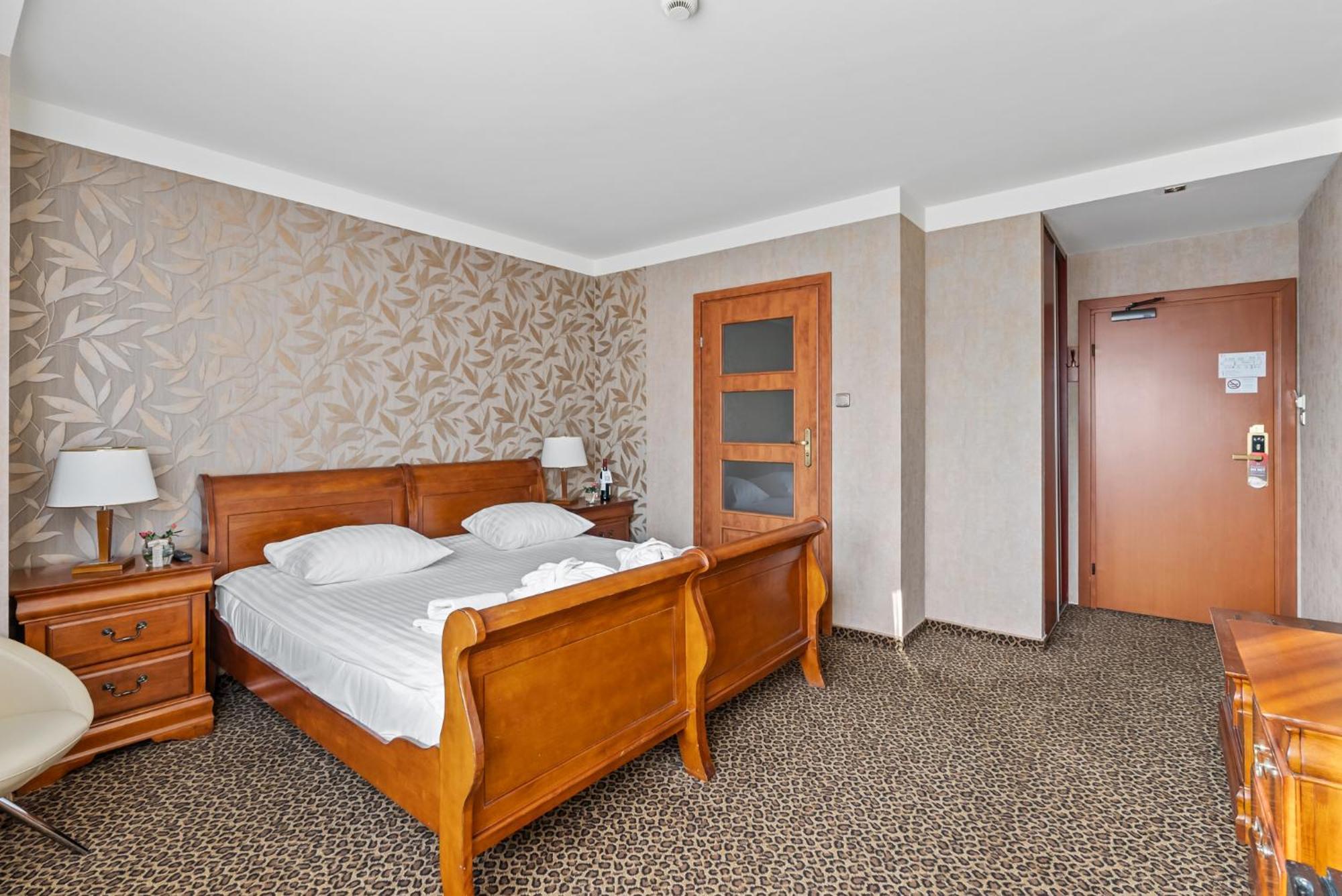 Hotel Diament Vacanza Katowice - Siemianowice Siemianowice Śląskie المظهر الخارجي الصورة