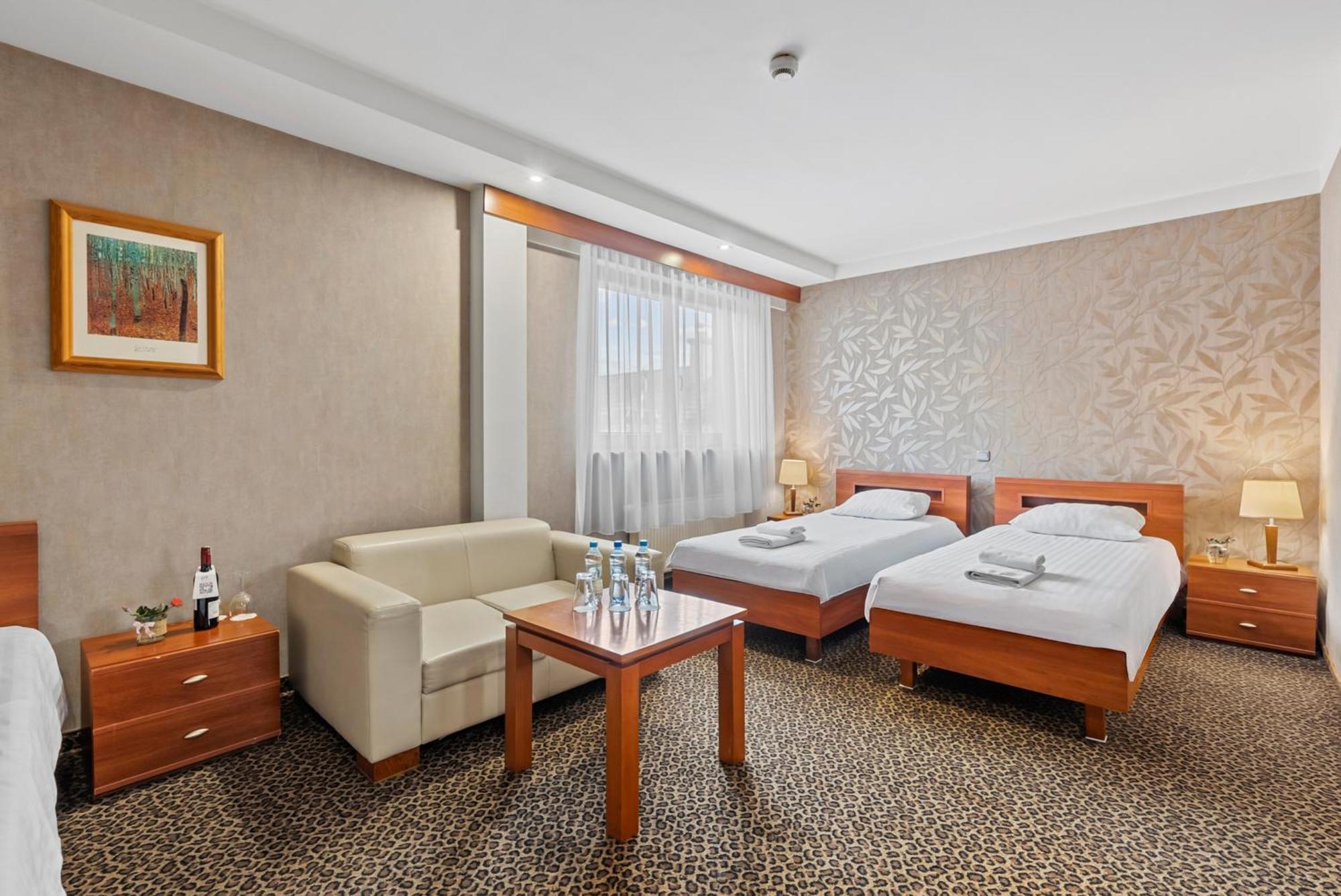 Hotel Diament Vacanza Katowice - Siemianowice Siemianowice Śląskie المظهر الخارجي الصورة