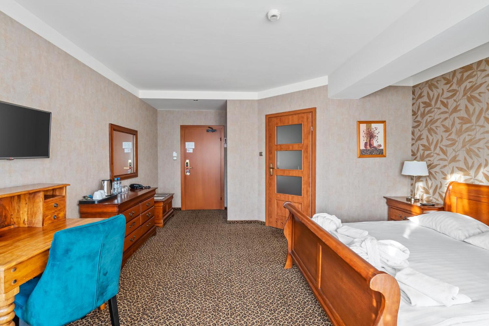 Hotel Diament Vacanza Katowice - Siemianowice Siemianowice Śląskie المظهر الخارجي الصورة