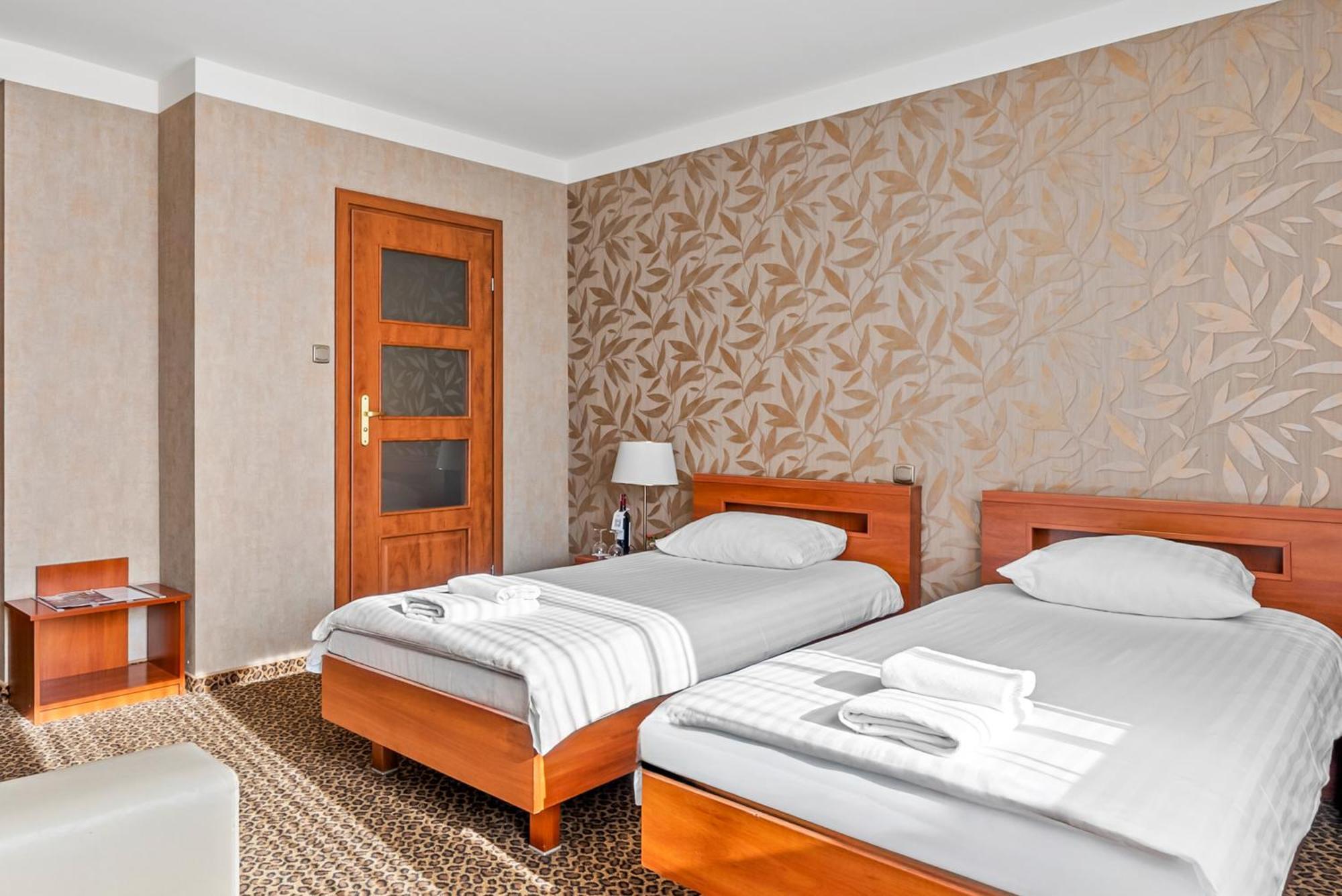 Hotel Diament Vacanza Katowice - Siemianowice Siemianowice Śląskie المظهر الخارجي الصورة