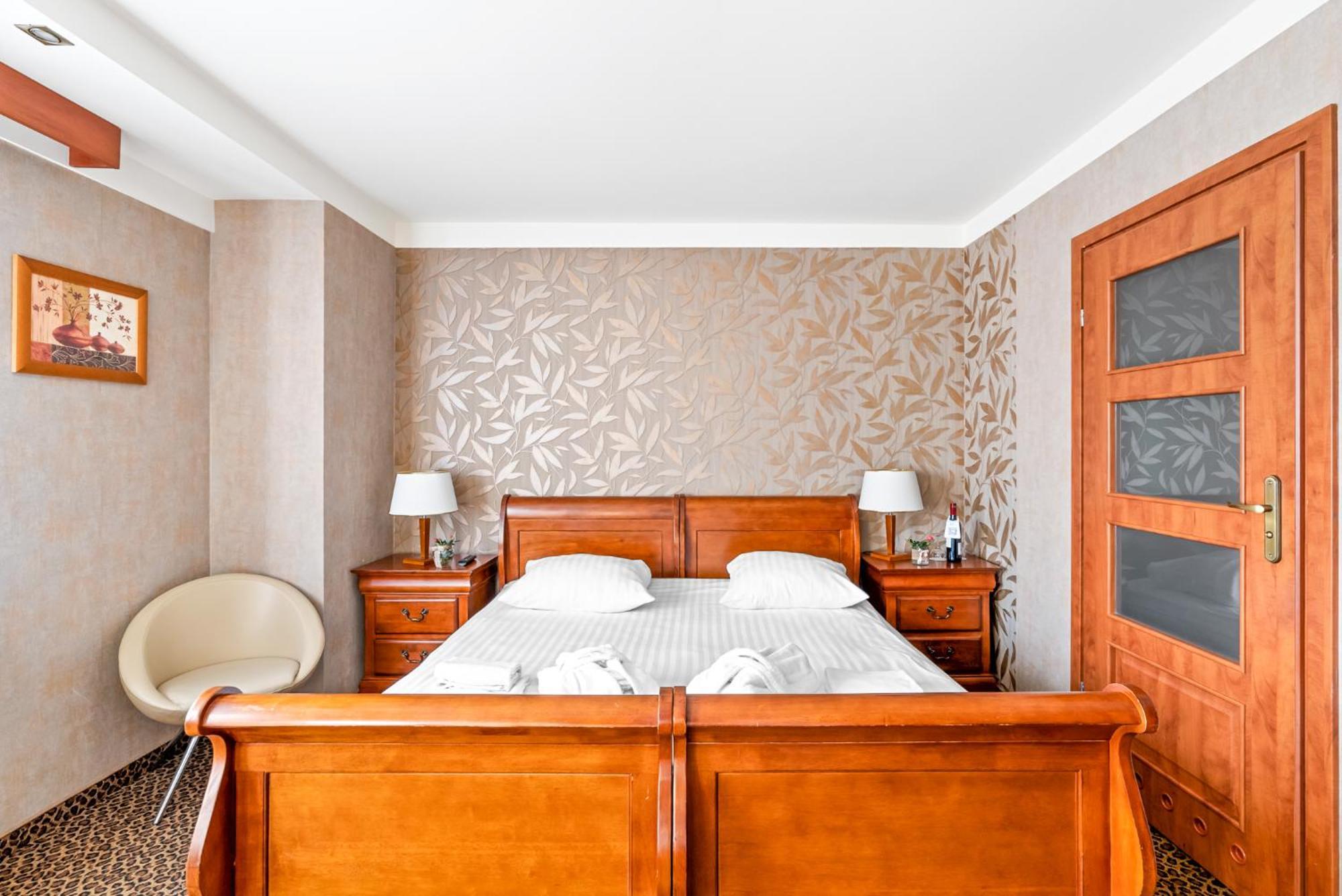 Hotel Diament Vacanza Katowice - Siemianowice Siemianowice Śląskie المظهر الخارجي الصورة